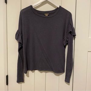 Mossimo Supply Co Women’s Long Sleeve Ruffe Top - Size Small